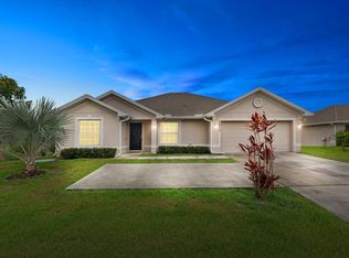 1673 SE Airoso Blvd, Port Saint Lucie, FL 34984