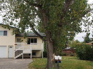 1236 Imperial Dr, Bismarck, ND 58504