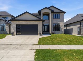 875 Magnolia Ln, Sarnia, ON N7S 0G3