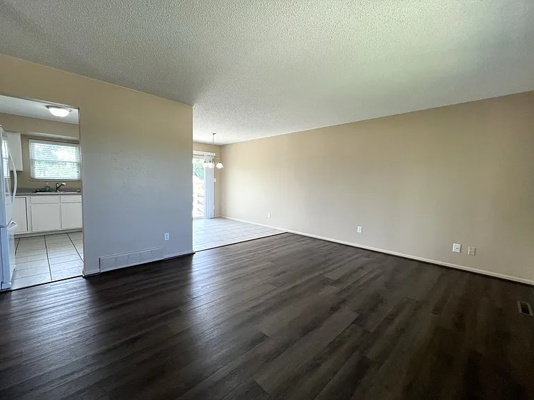 743 Boltz Dr — Photo 3