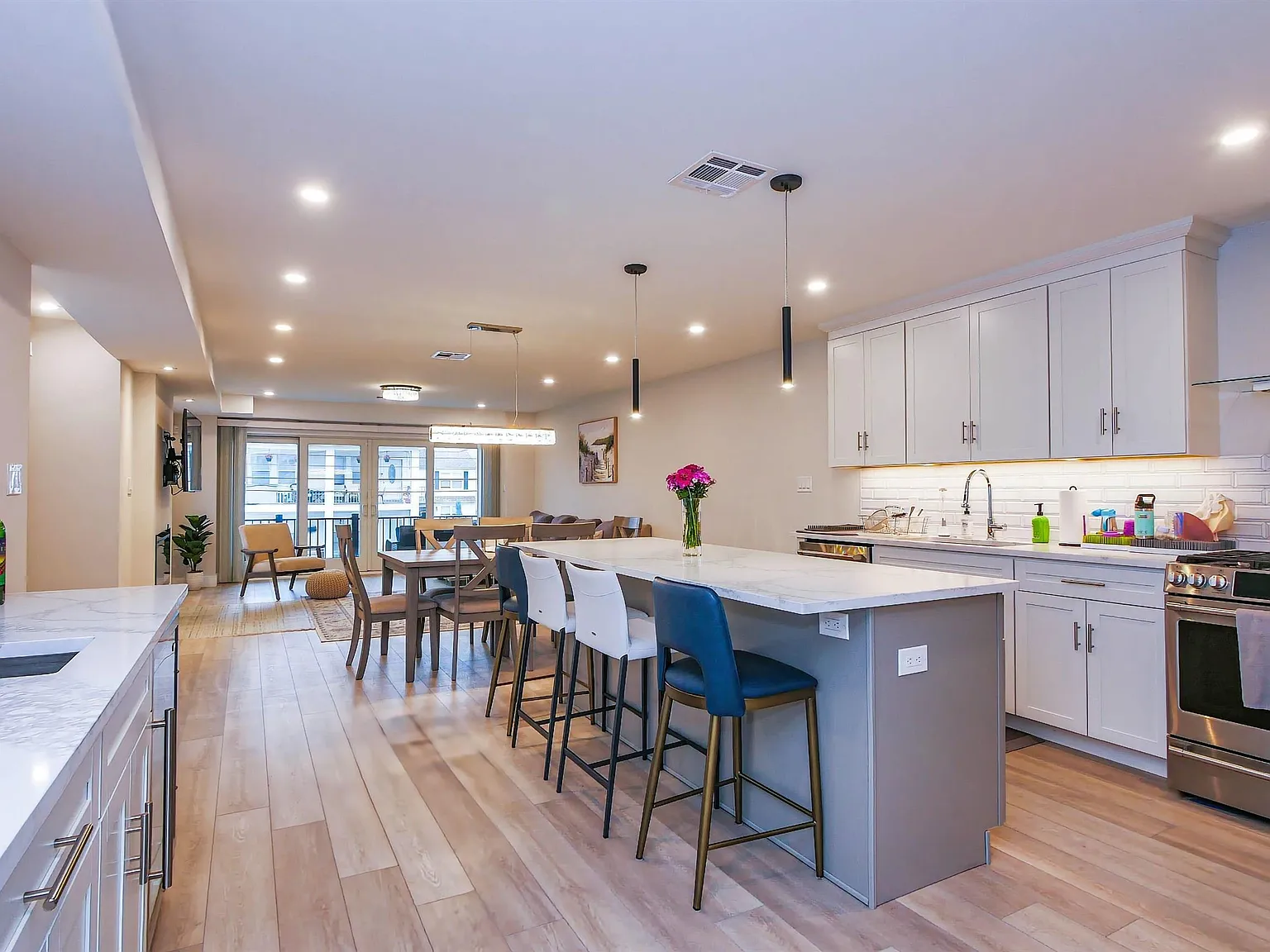 5 bed, 5.0 bath, $16,000 — Photo 4