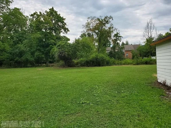 17th St, Radford, VA 24141