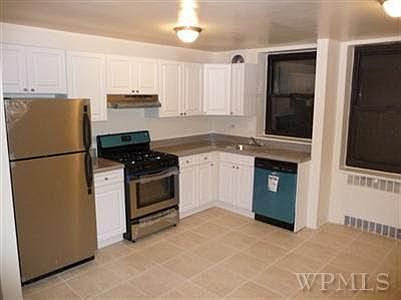 large eat in kitchen