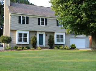 2247 Oak Point Dr, Akron, OH 44321