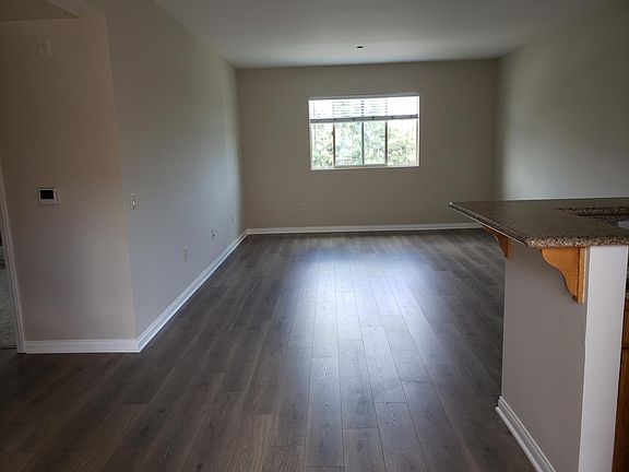 4th image of 11115 Hartsook St #204