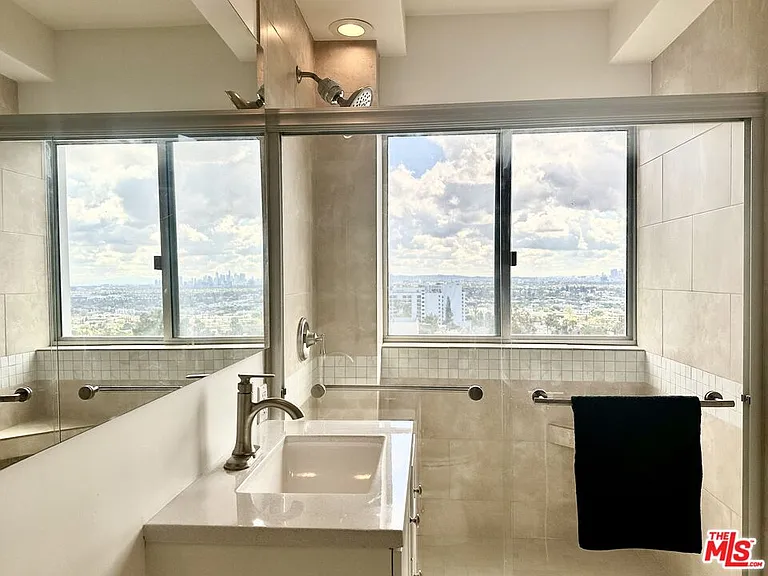 999 N Doheny Dr #904 — Photo 12