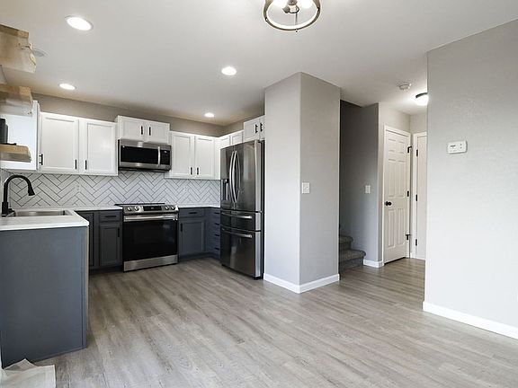 4th image of 417 Lilac Ave