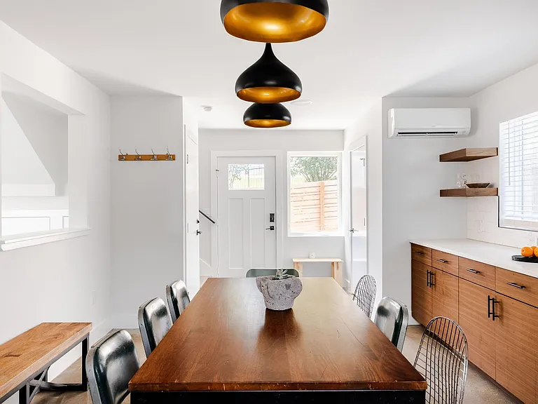 708 Chicon St — Photo 2