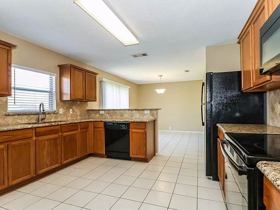 5th image of 6739 Ambercrest Dr