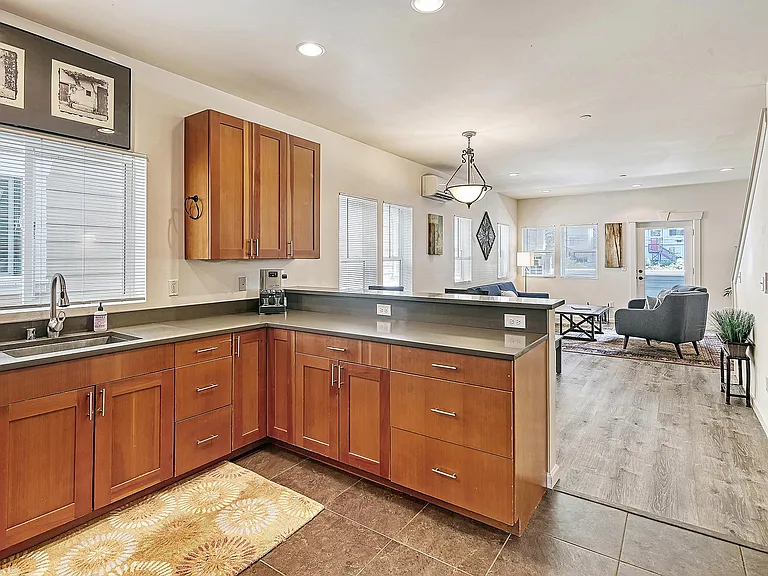 5428 Delridge Way SW #F — Photo 3