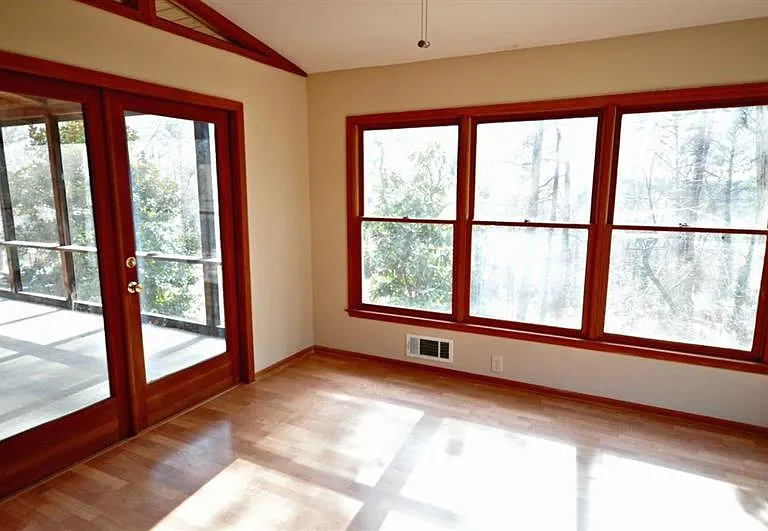 4060 Summit Dr — Photo 13