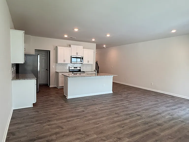 1256 Evelynnview Ln — Photo 6