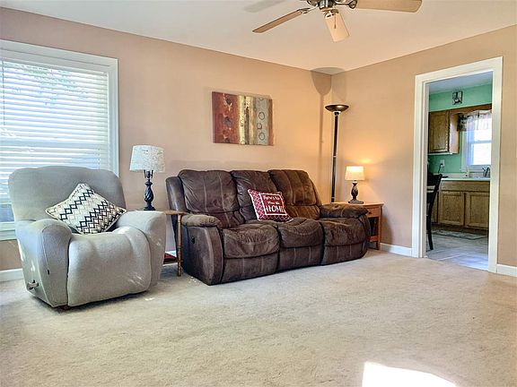 4th image of 2406 Wallace Dr