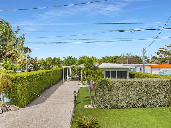 5th image of 553 Oldsmar Ln