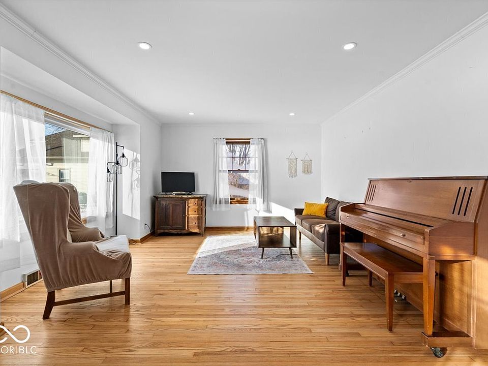 2nd image of 404 E 3rd St