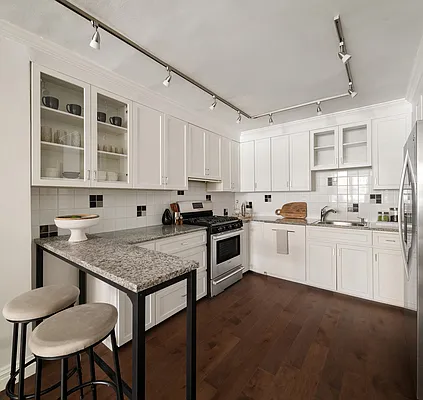 Kitchen, photo 1