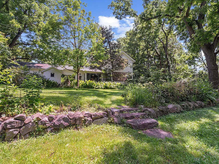 941 Newport Rd — Photo 29