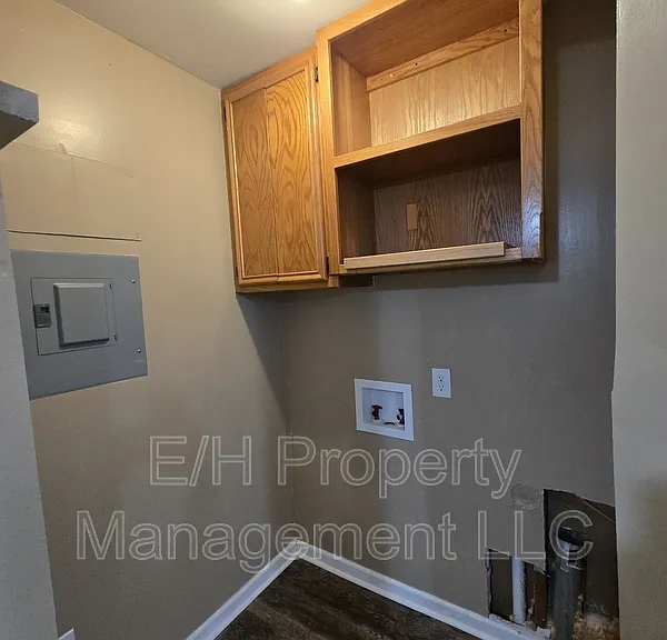 635 N Andover Rd — Photo 12