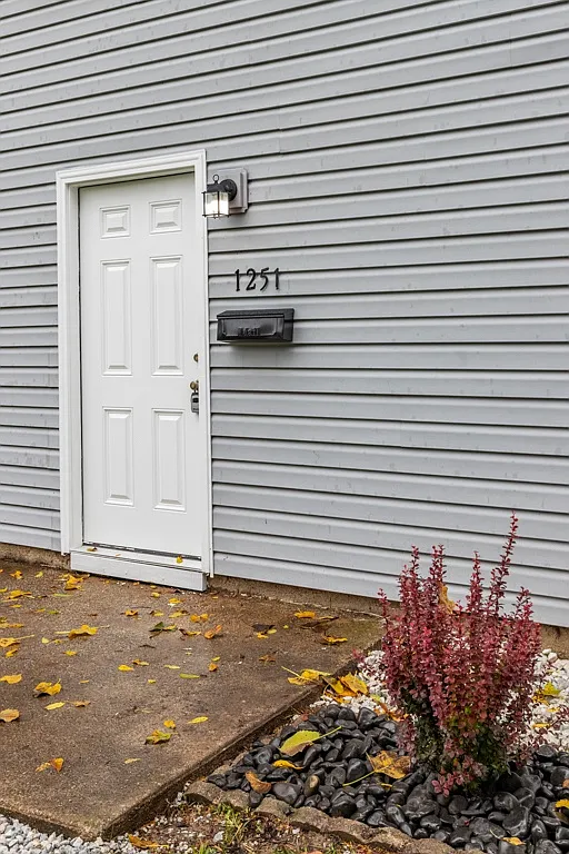 2 bed, $995 — Photo 3