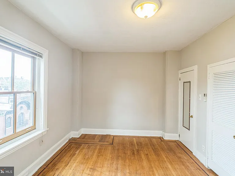 2116 Walnut St #3R — Photo 11