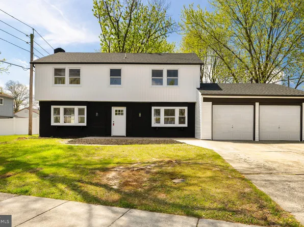 24 New Castle Ln, Willingboro, NJ 08046