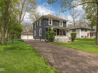 207 Laurel St, Batavia, IL 60510