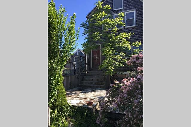 Private entry through garden