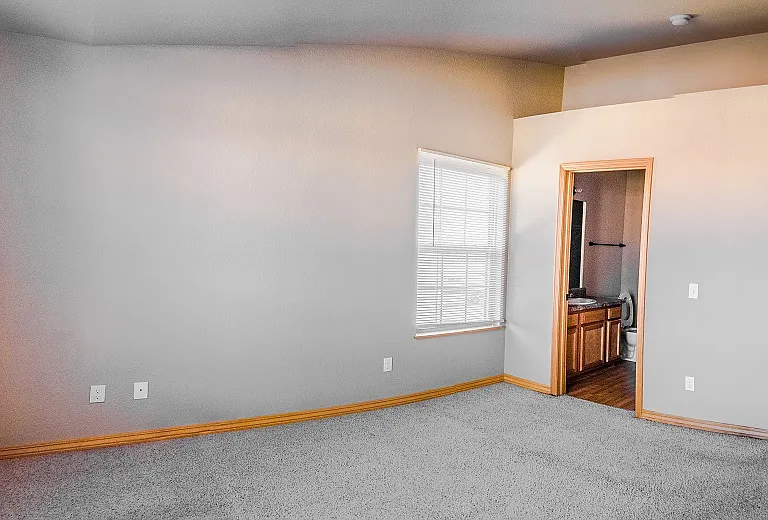 2869 W Hillshire Dr — Photo 12