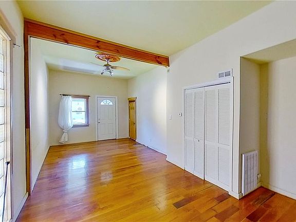 3rd image of 1204 Hoyt Ave