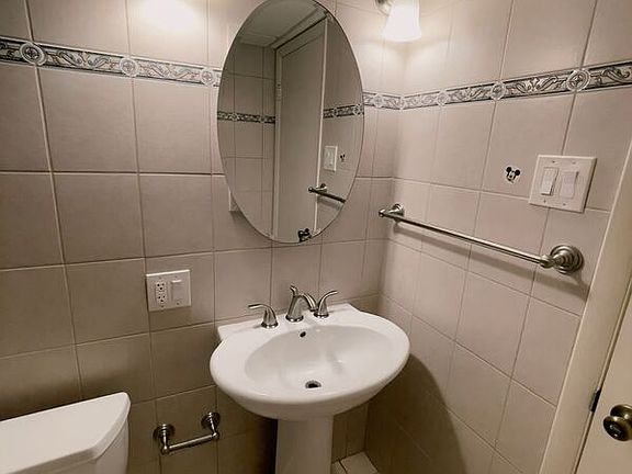 3rd image of 404 Harrison Ave APT 11