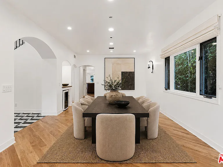 1200 N Doheny Dr — Photo 3