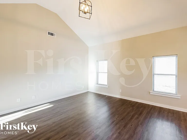 170 Lakewood Ln — Photo 5