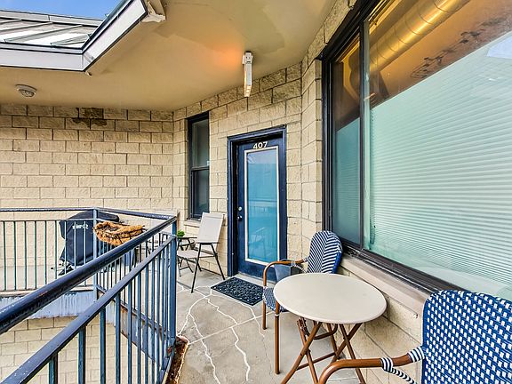 5th image of 4751 N Artesian Ave APT 407