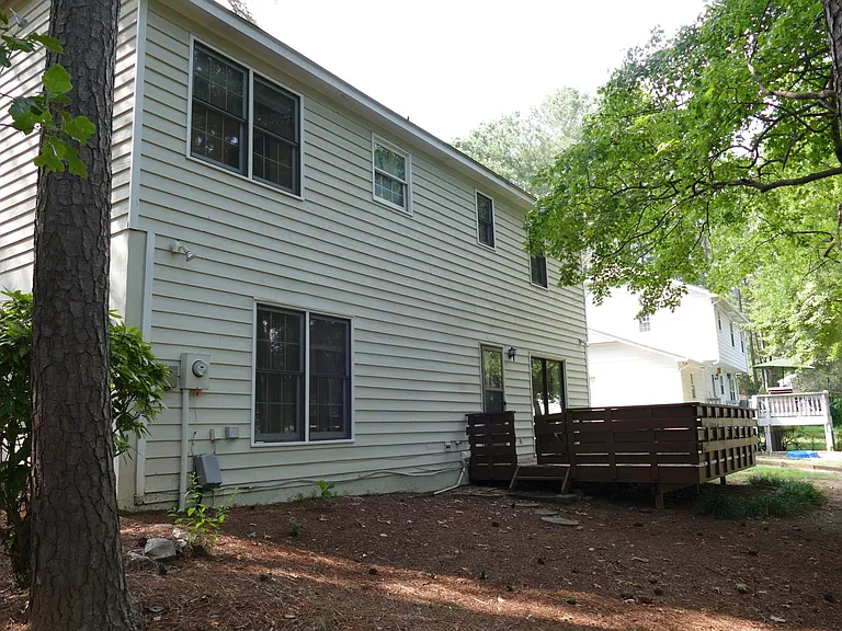 321 Rosehaven Dr — Photo 16