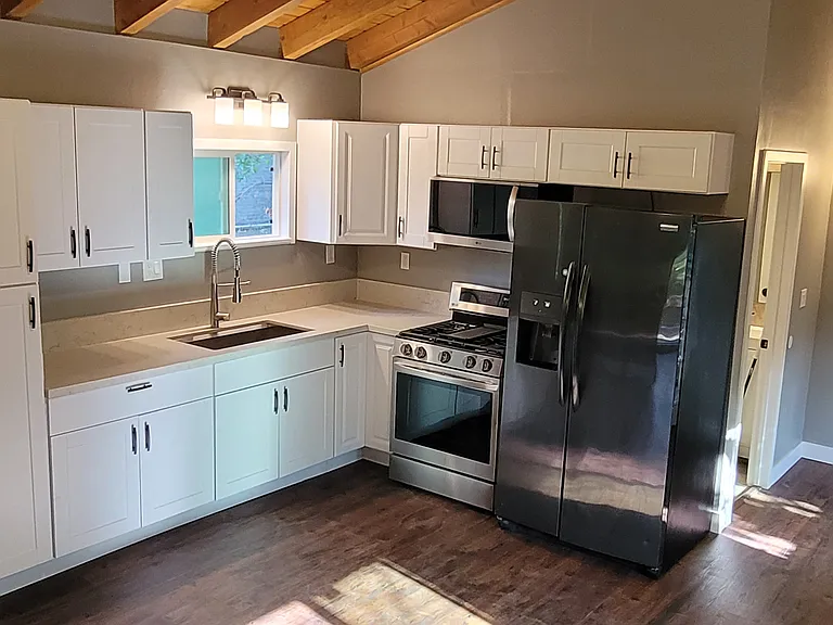 22970 Redwood Way — Photo 1