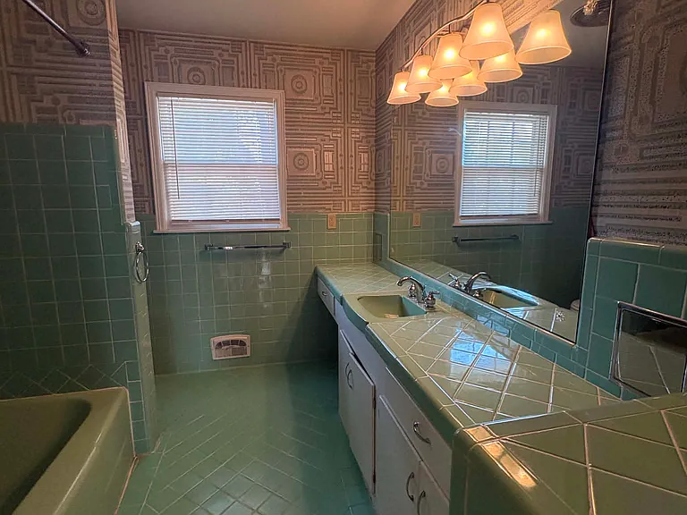 2421 S Boston Ave — Photo 19