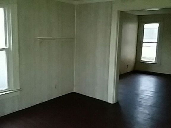 4th image of 307 E Greene St