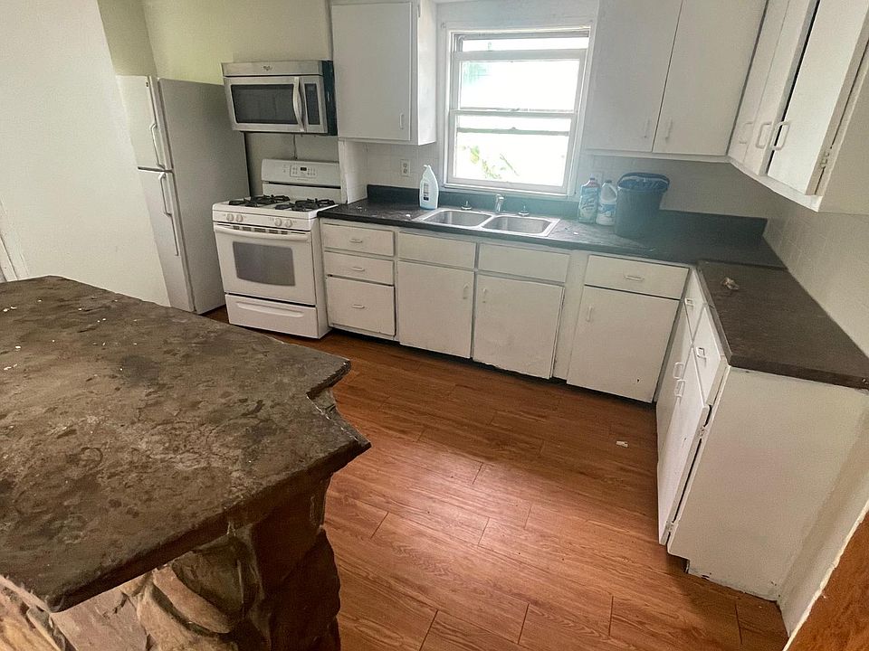 2nd image of 307 Volga Way