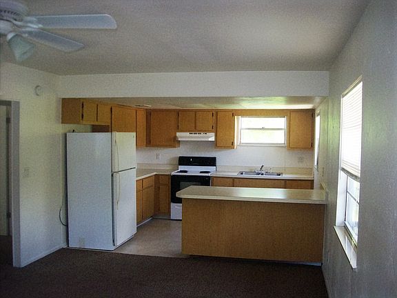 3rd image of 17209 Whitewater Ct