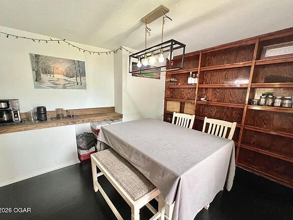 2nd image of 1730 Annie Baxter Ave