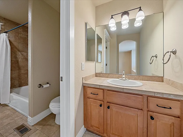 6265 Diamond Ridge Pkwy — Photo 26