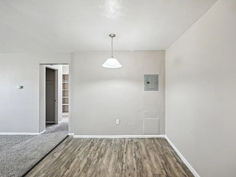 Evergreen 830 Sq.Ft.