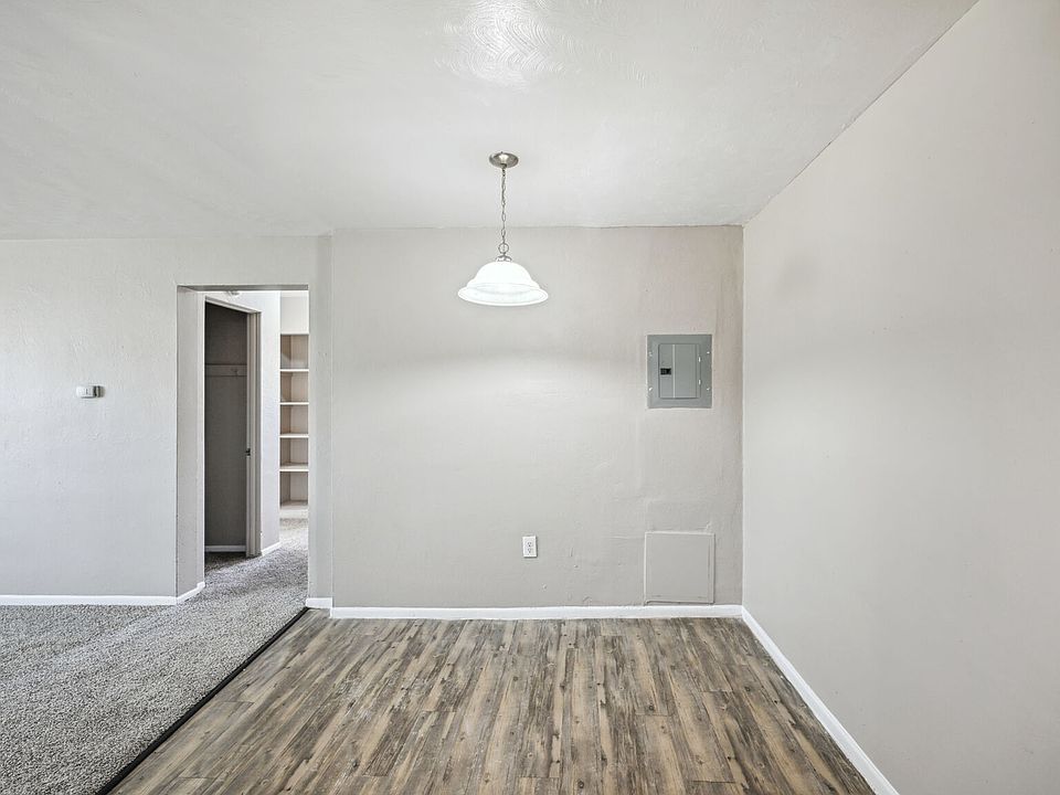 Evergreen 830 Sq.Ft.