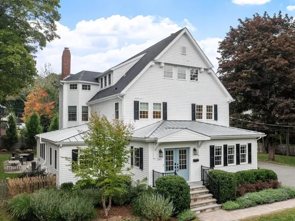 245 Summer Ave, Reading, MA 01867