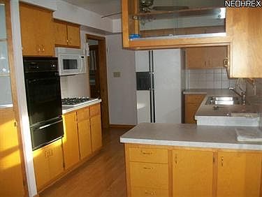 3rd image of 101 Green Bay Dr