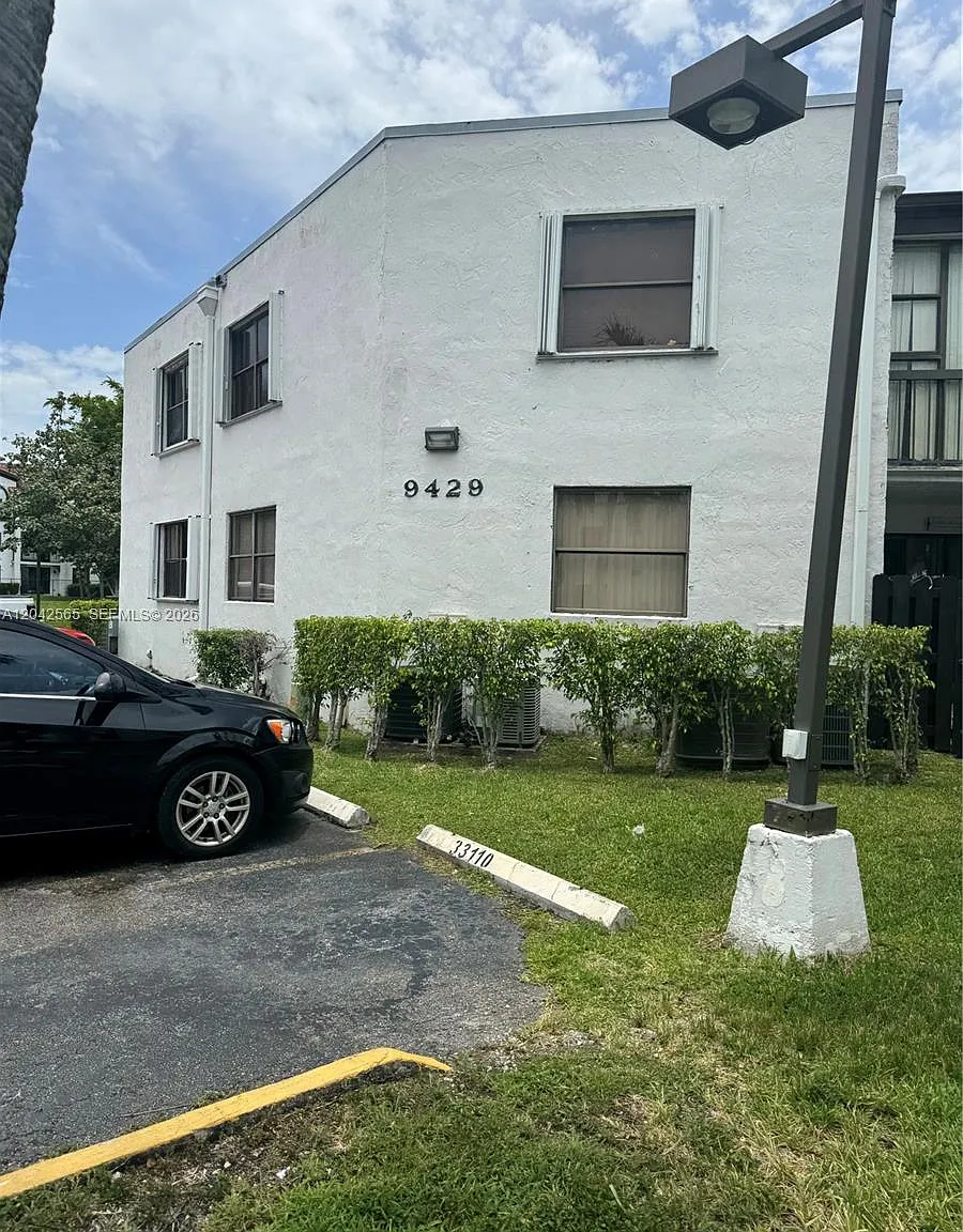 9429 Fontainebleau Blvd — Photo 2