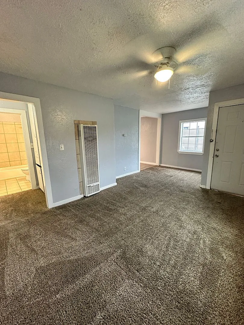Updated 2 bed 1 bath! — Photo 4