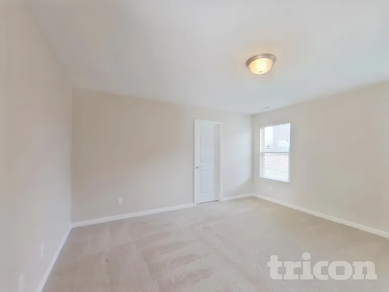 1035 Lonergan Cir — Photo 7