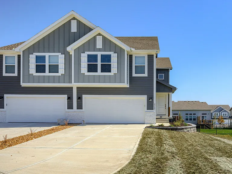 3717 SW Knoxville Ct — Photo 1