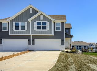 3719 SW Knoxville Ct, Lees Summit, MO 64082
